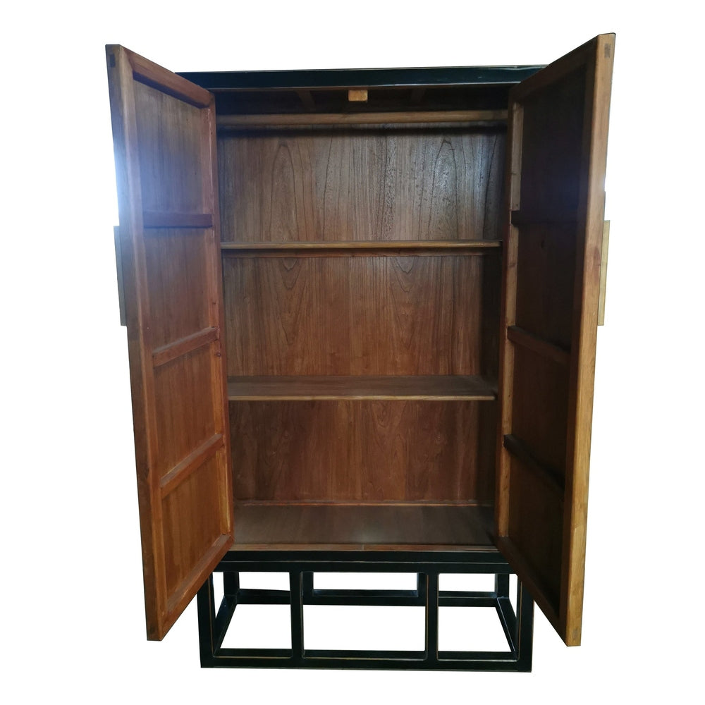 Moderner Chinesischer Kleiderschrank in schwarz inklusive Kleiderstange und Regalboden aus Massivholz