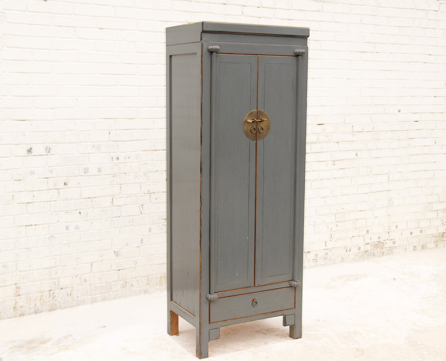 Antiker China Schrank aus Massivholz
