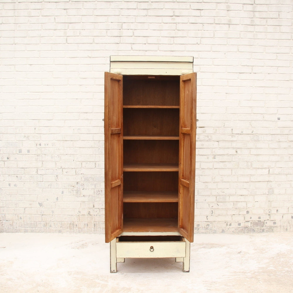 Weißer China Schrank im Shabby Chic Stil aus Vollholz