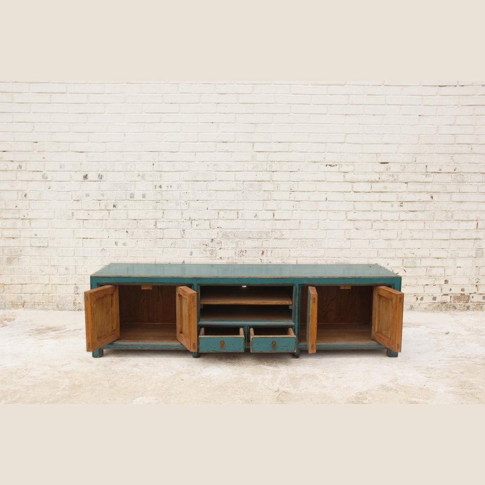 Modernes China Lowboard mit antikem Finish aus Vollholz handgefertigt