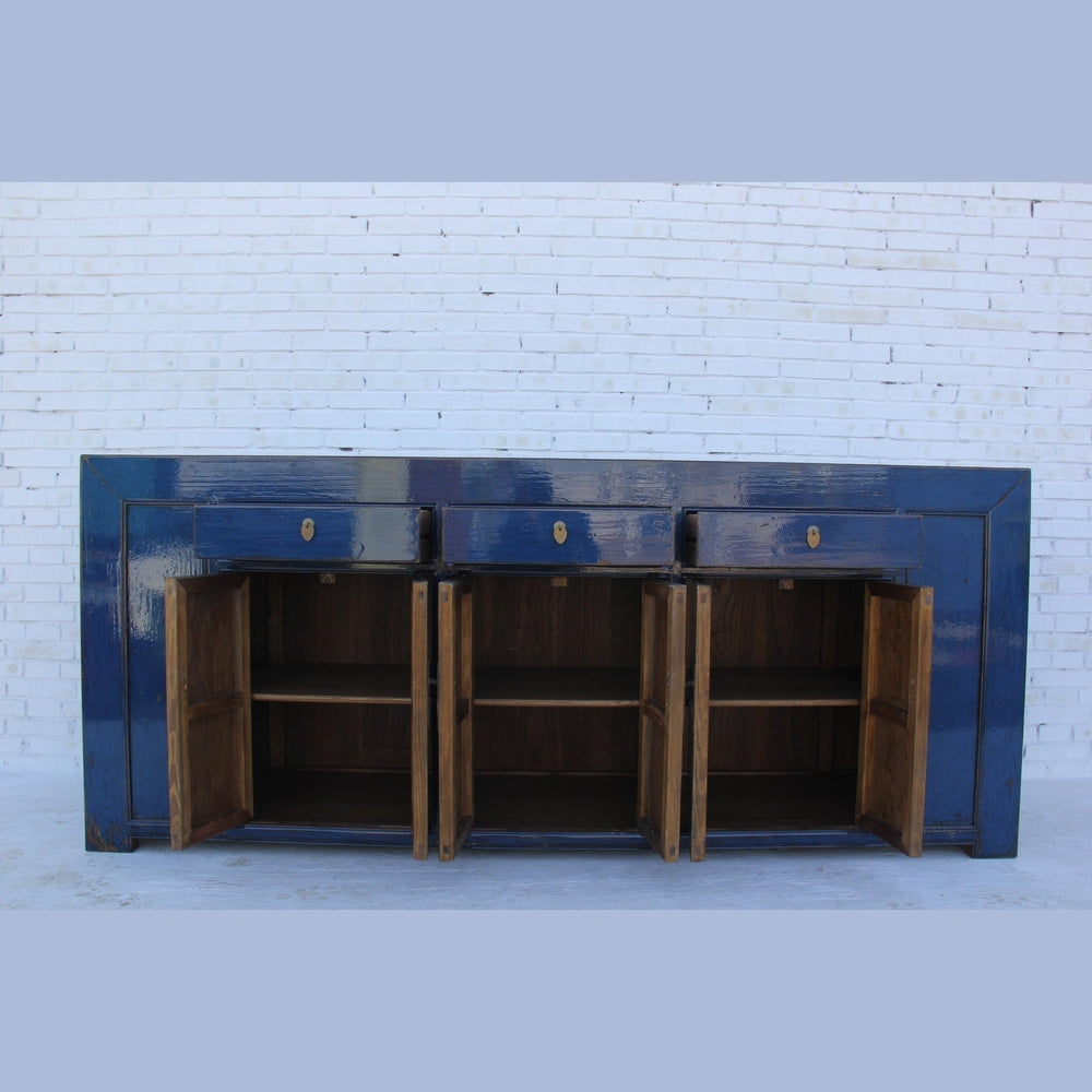 XXL Sideboard in royaler Farbgebung mit goldenen Beschlägen