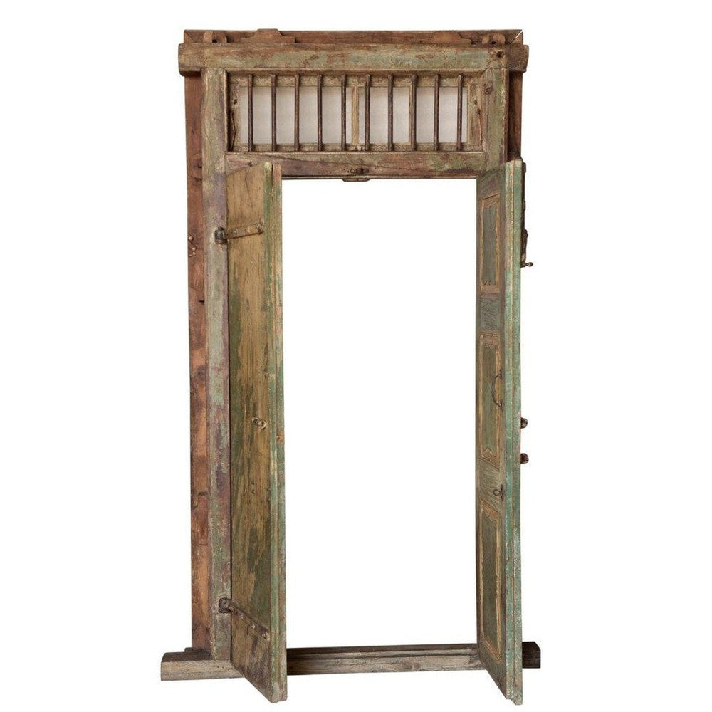 Mehrfarbige Holztür mit Rahmen