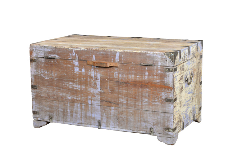 Große Truhe cremebeige shabby chic Altholz India.Luxury Park