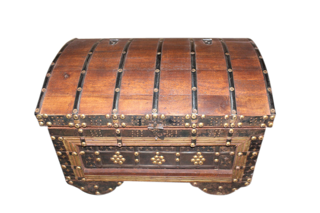 Kleine indischen Truhe aus altem Ochsenkarrenholz