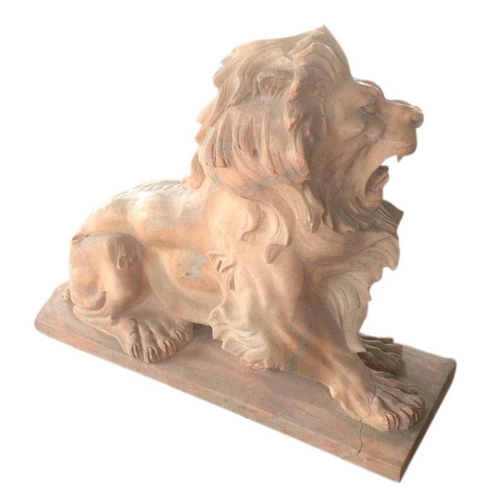 Löwe Marmor aus dem vollen Stein gehauen.Luxury Park