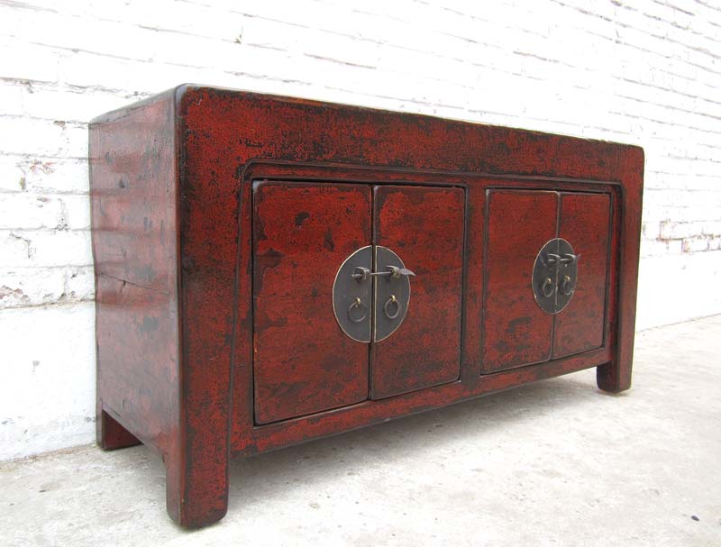 China Kommode Kolonialstil dunkelbraun lackierte Pinie mit vintage Patina