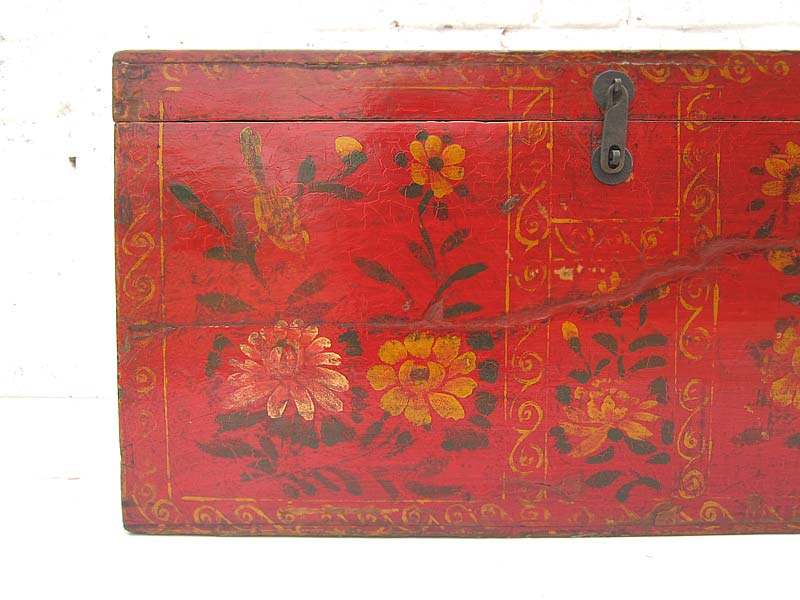 China Mongolei 1890 edle antike Hochzeitstruhe rot lackierte Pinie mit feiner floraler Bemalung von Luxury-Park