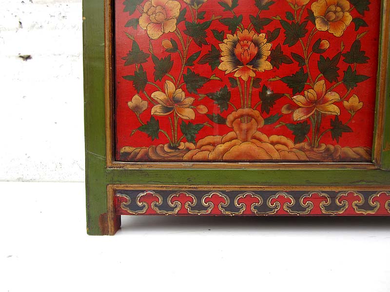 China 1940 Kommode Pinienholz dunkelgrüne und rotbraune Bemalung von Luxury-Park