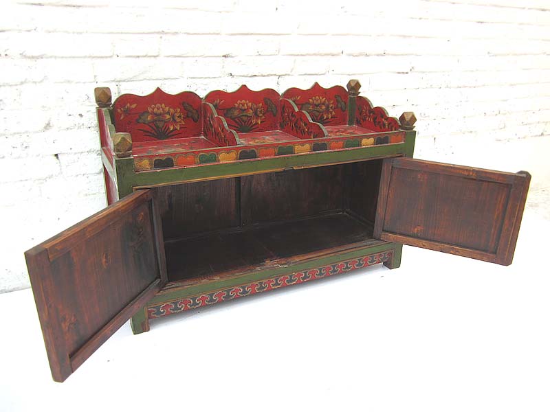 China 1940 Kommode Pinienholz dunkelgrüne und rotbraune Bemalung von Luxury-Park