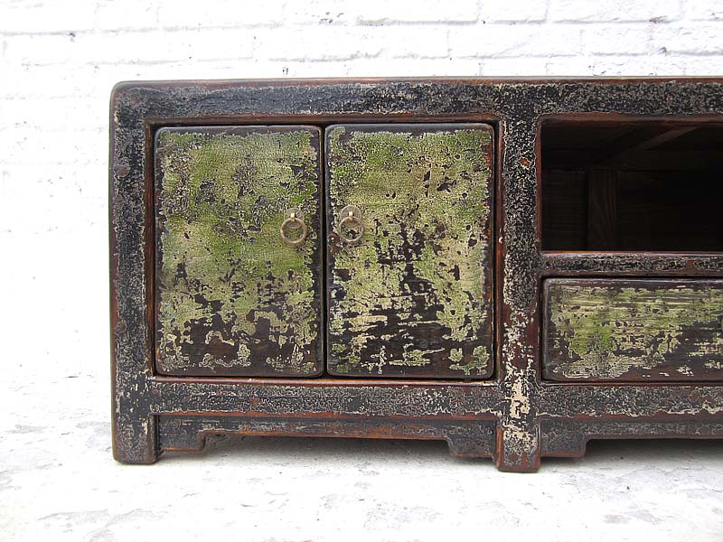 China shabby chic Lowboard flache Anrichte für TV Flachbildschirm Pinie schmutzgrau heavy used Optik von Luxury Park
