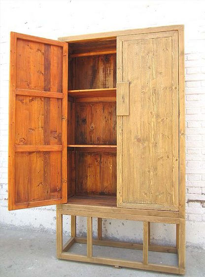 Wunderschöner Chinesischer Wohnzimmerschrank  aus Massivholz