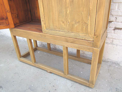 Wunderschöner Chinesischer Wohnzimmerschrank  aus Massivholz