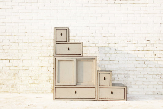 Eleganter Chinesischer Treppenschrank aus massivem Naturholz  in Weiss