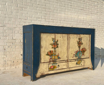 In Handarbeit bemaltes China- Schrank mit traditionellem Muster aus edlem Massivholz