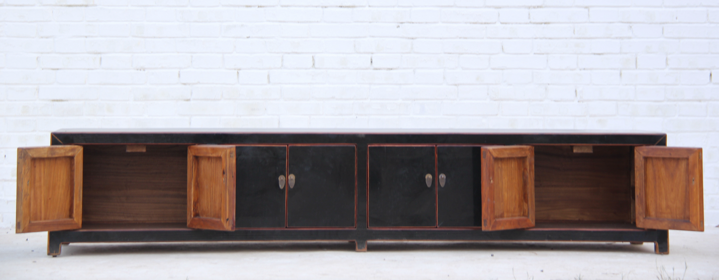 TV China Lowboard aus Massivholz mit goldenen Details handgefertigt