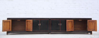 TV China Lowboard aus Massivholz mit goldenen Details handgefertigt