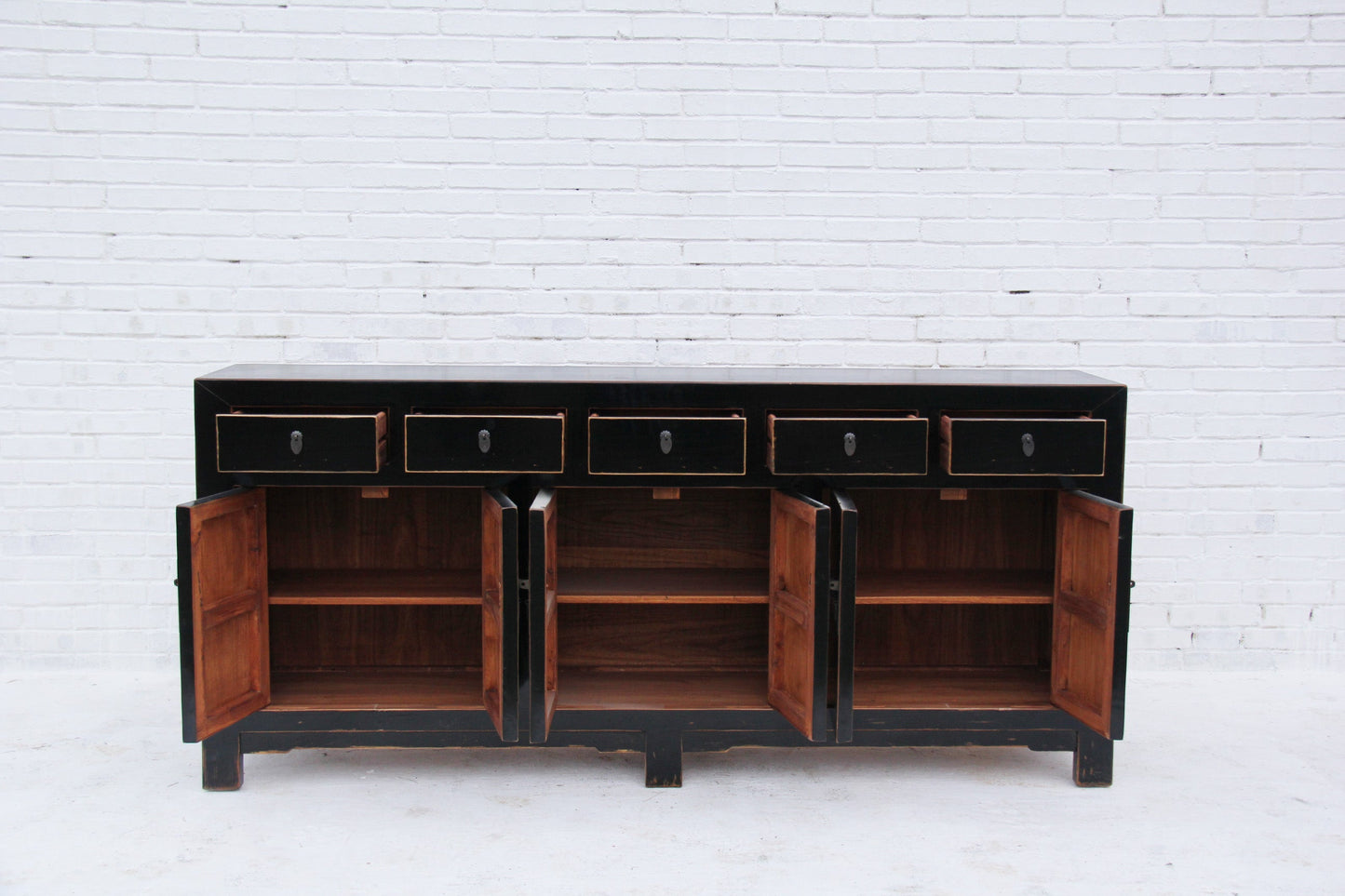 Moderne asia Kommode in elegantem Design aus Massivholz