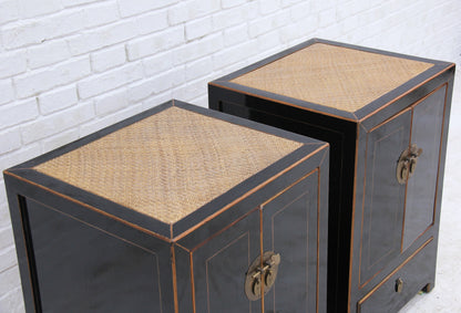 Edler Schrank aus Massivholz mit traditionellen Details
