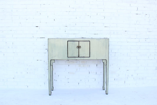 Praktischer Sekretär mit kleinem Fach und weißer Patina im Shabby Chic Stil aus massivem Naturholz  in Handarbeit hergestellt.
