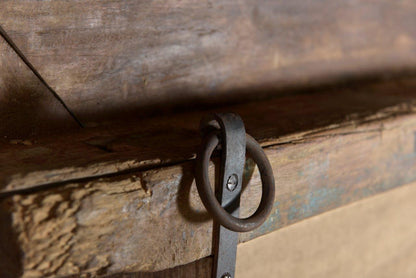 Indisches Jali Fenster mit Gitter- und Spiegelelementen