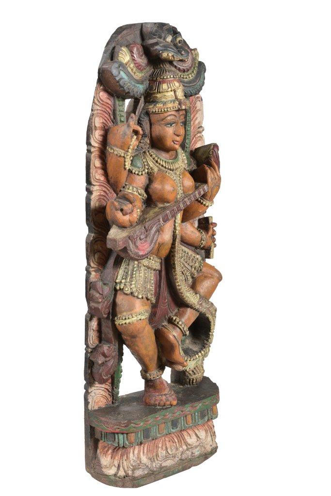 Bunt bemalte indische Statue aus Holz 