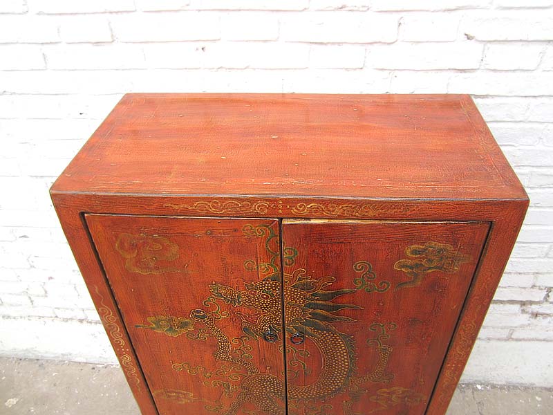 Tibet Schrank mit Drachen Motiv