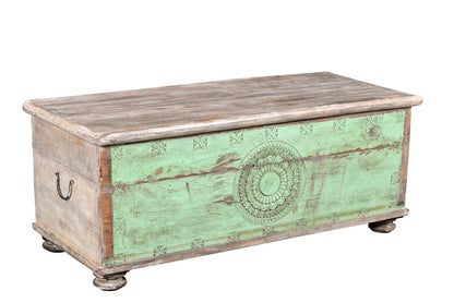 South India um 1930 große verzierte Aussteuer Truhe Box türkisblaue Front auch als Sitzbank