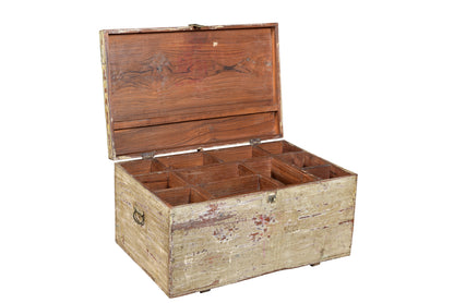 India 1950 rustikale kleine Truhe helles Holz Gebrauchsspuren Rajasthan