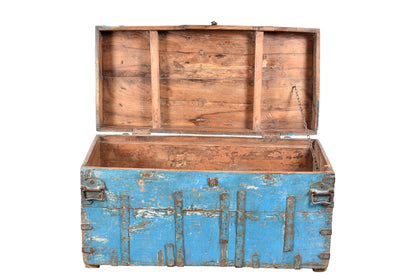 India alte Reise Truhe Box Kassette lichtblaue Bemalung heavy used optic Gujarat