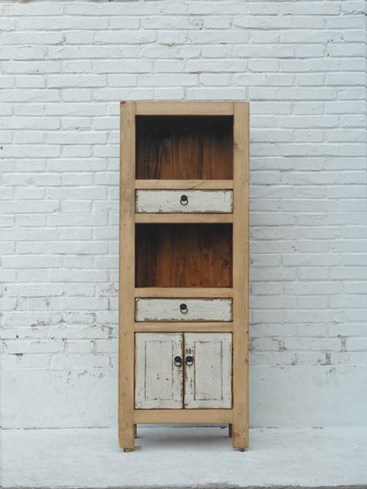 Schmaler heller Hochschrank Pinienholz Jilin 1930