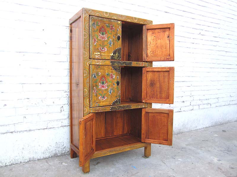 Halbhohe Asia Kommode antikgelber Korpus bunt bemalte Pinie