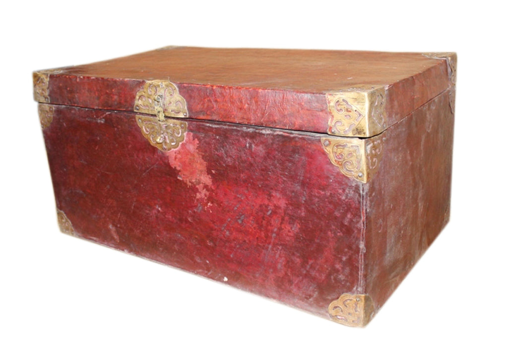 Tibet 1930 seltene Truhe Holz mit Büffelleder bezogen Messingbeschläge