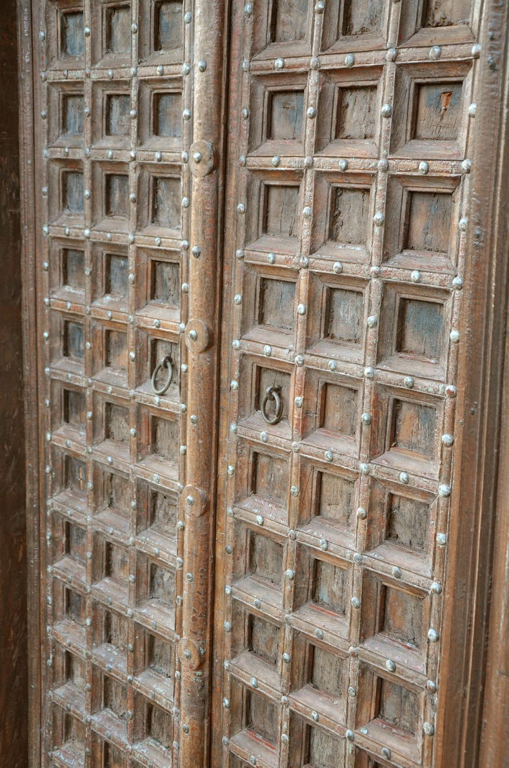 Indien 1910 breite Tür Tor massiver Rahmen zauberhaft gestaltet von Luxury Park