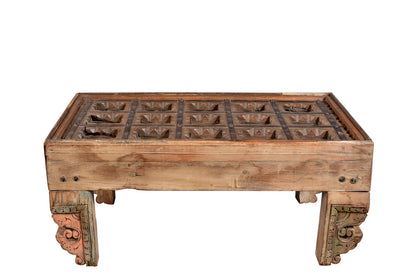 Indien kleiner Kaffeehaustisch aus antiker Holzdecke Schnitzarbeit naturbraun Rajasthan