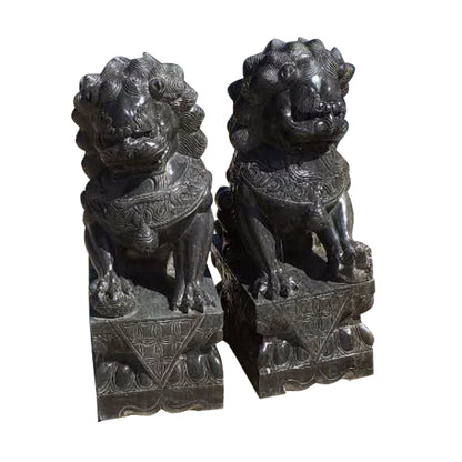 Fu Dog Paar Tempel Loewen Waechter Marmor schwarzer Marmor Bildhauerarbeit