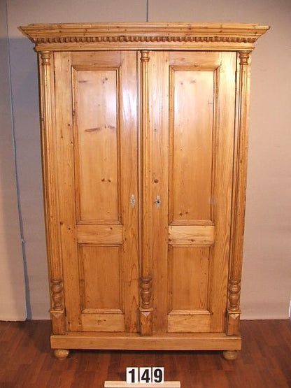 Weichholz Schrank zweitürig Ungarn Kaiserzeit rund 1890 Superpreis von Luxury Park