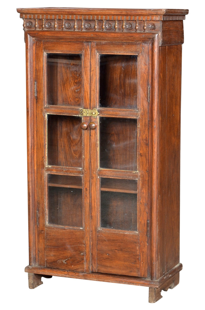 Indien 1910 halbhohe schlanke Glasvitrine Schrank Naturholz Schnitzerei