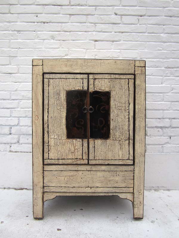 China  Shabby chic kleine Kommoden Nachtschrank Doppeltüre Ulme massiver Metallbeschlag von Luxury-Park