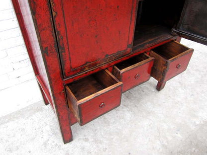 Traditioneller Chinesischer Hochzeitsschrank rot Shanxi 1860 aus dunkles Ulmenholz mit Metallbeschläge