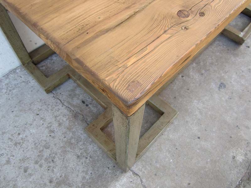 China Klassisch flacher Couchtisch mit Dekorsockel helles Pinienholz von Luxury-Park