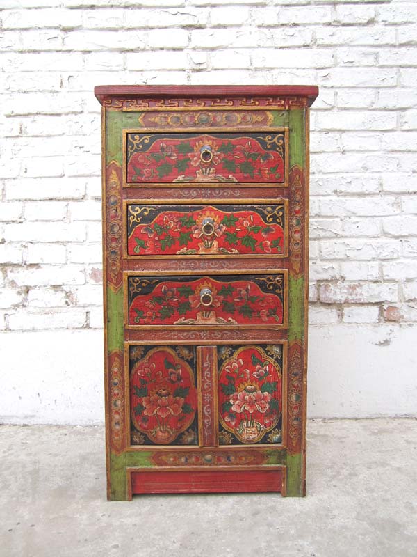 China Tibet 1950 rustikale Kommode Kredenz drei Schubladen traditionell bemalte Pinie in rotbraun von Luxury-Park