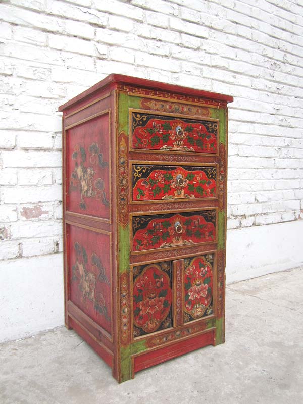 China Tibet 1950 rustikale Kommode Kredenz drei Schubladen traditionell bemalte Pinie in rotbraun von Luxury-Park
