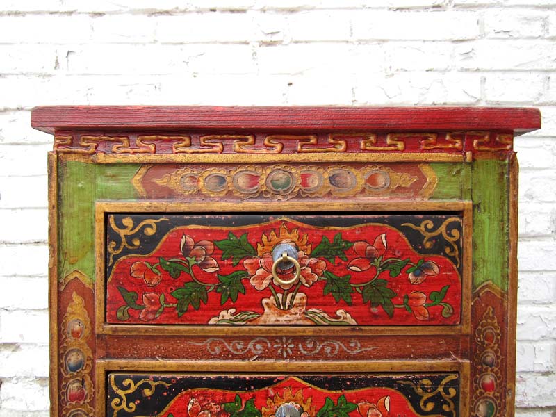 China Tibet 1950 rustikale Kommode Kredenz drei Schubladen traditionell bemalte Pinie in rotbraun von Luxury-Park