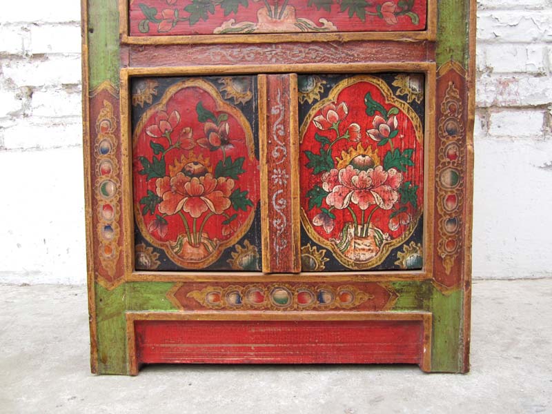 China Tibet 1950 rustikale Kommode Kredenz drei Schubladen traditionell bemalte Pinie in rotbraun von Luxury-Park