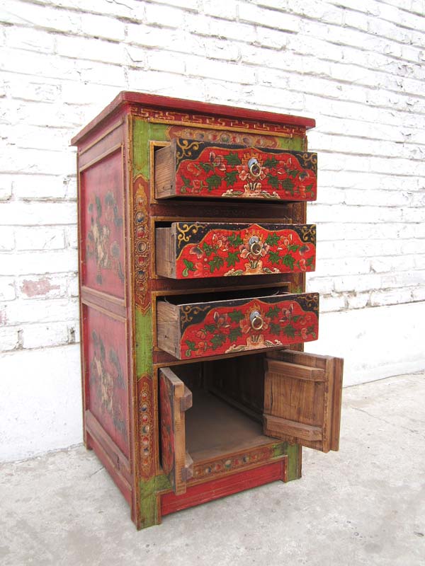 China Tibet 1950 rustikale Kommode Kredenz drei Schubladen traditionell bemalte Pinie in rotbraun von Luxury-Park