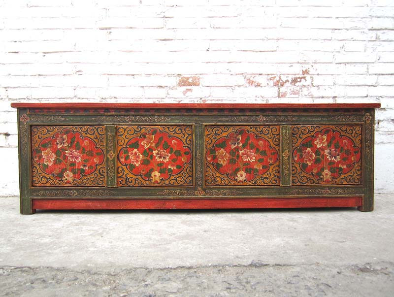 China Tibet  flache Aussteuer Truhe Sitzbank Lowboard rustikale Bemalung Pinienholz von Luxury Park