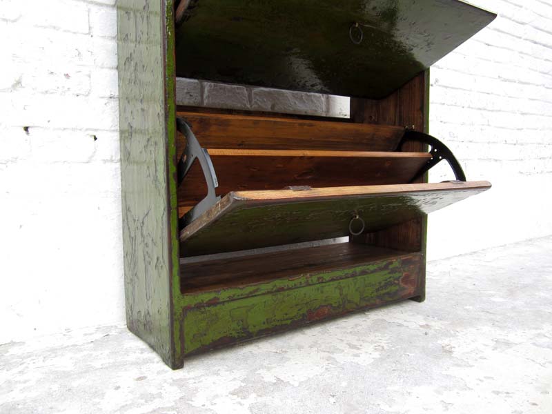 China Schuhschrank lackiert in englisch grün shabby chic Look drei Fächer seitliche Schübe ein Bestseller von Luxury-Park