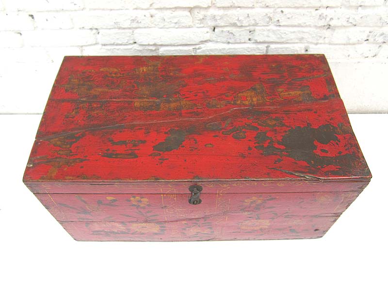 China Mongolei 1890 edle antike Hochzeitstruhe rot lackierte Pinie mit feiner floraler Bemalung von Luxury-Park