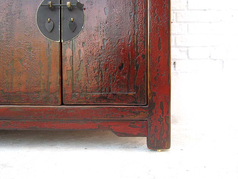 China sehr breite Kommode Kredenz fünf Schubladen sechs Türen klassische Optik rotbraunes Pinienholz Luxury-Park