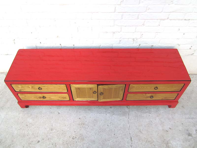 China Lowboard TV Kommode roter Rahmen Duotone Optik